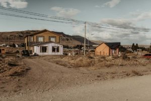 Habitation en milieu aride.