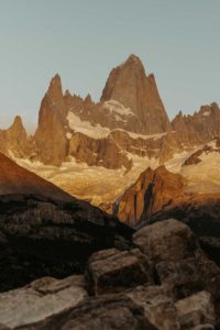 Sommet éclairé par la lumière du matin.