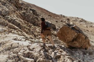 Randonnée montagne racailleuse.